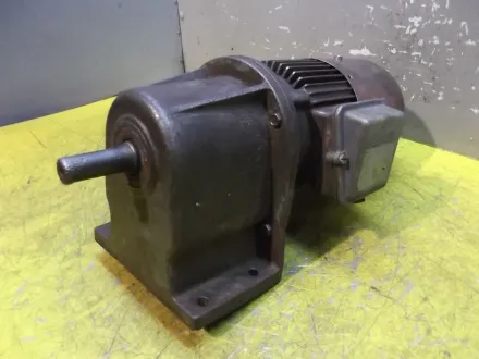 Bauer DK740/178 Getriebemotor 0,37 kW 85 U/min – RESALE