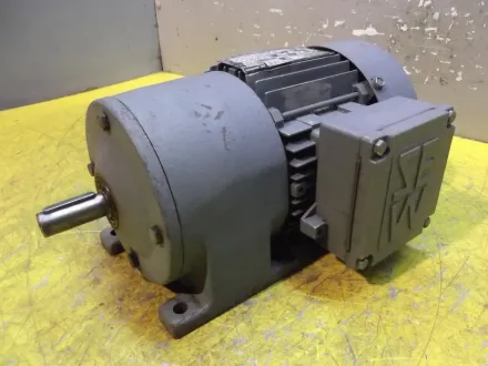 Sew Eurodrive R30DT71K4 Getriebemotor 0,15 kW 107 U/min – RESALE