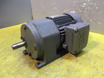 Sew Eurodrive R302DT71K4 Getriebemotor 0,15 kW 104 U/min – RESALE