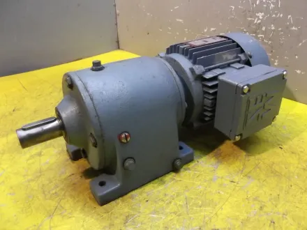 Sew Eurodrive R40DT71C4 Getriebemotor 0,25 kW 73 U/min – RESALE