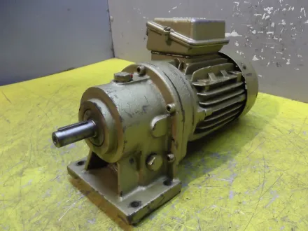 Bockwoldt CB00-63K/4/2DP Getriebemotor 0,11/0,15 kW 61/122 U/min – RESALE