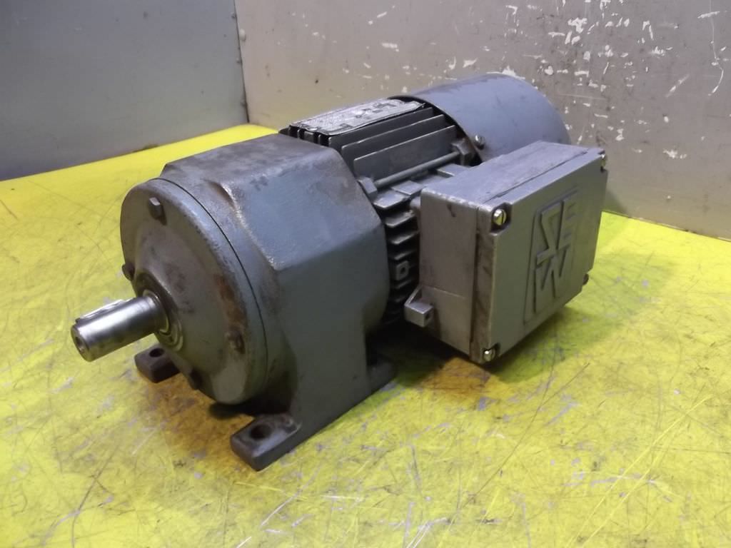 SEW Eurodrive R32DT71D4BN05 Getriebemotor 0,37 kW 128 U/min