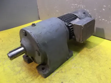 Sew Eurodrive R60DT71D4BHZ Getriebemotor 0,37 kW 42 U/min – RESALE