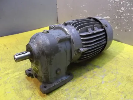 Stephan Werke ZBD80N12-4 Getriebemotor 0,55 kW 304 U/min – RESALE