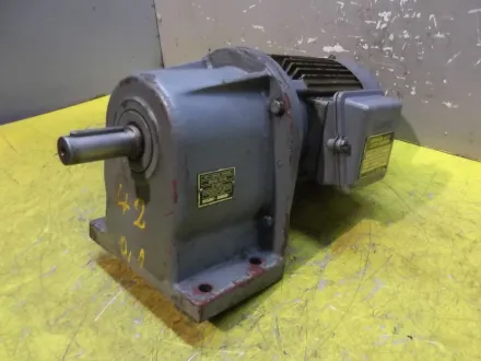 Bauer DK740/178 Getriebemotor 0,075 kW 42 U/min – RESALE