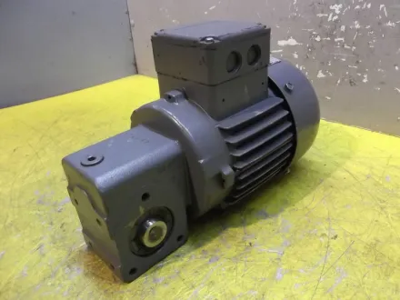 Flender S01-M1C4 Getriebemotor 0,37 kW 63 U/min – RESALE