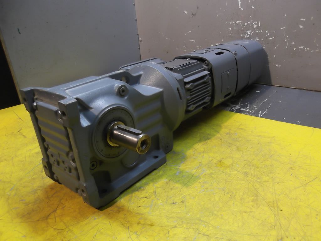 SEW EURODRIVE K47DRS71S4BE05/TH/XV2A Getriebemotor 0,37 kW 28 U/min