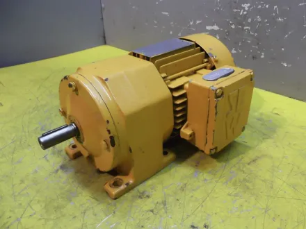 Sew Eurodrive R302DT71C4 Getriebemotor 0,25 kW 66 U/min – RESALE