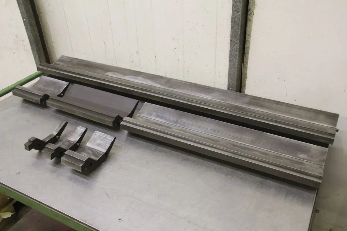 170/60 mm Abkantwerkzeug geteilt 2540 mm