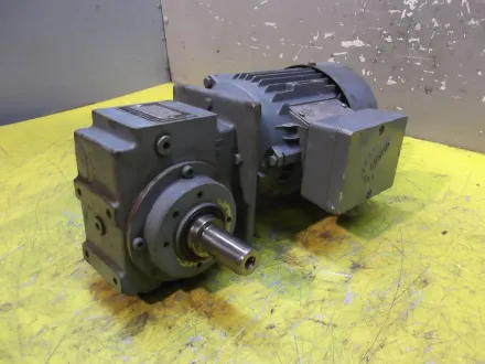 Nord SK400SU-63S/4 Getriebemotor 0,12 kW 70 U/min – RESALE