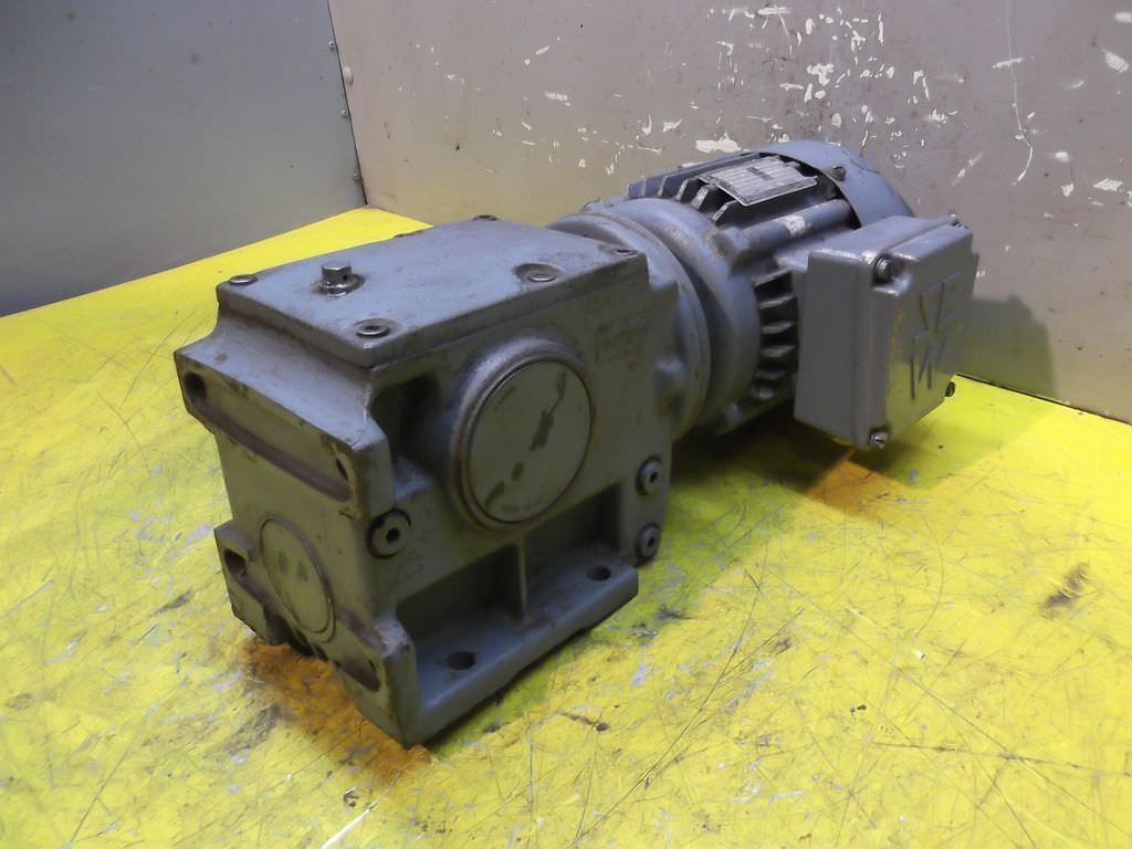 SEW EURODRIVE S40D71C-4 Getriebemotor 0,25 kW 54 U/min