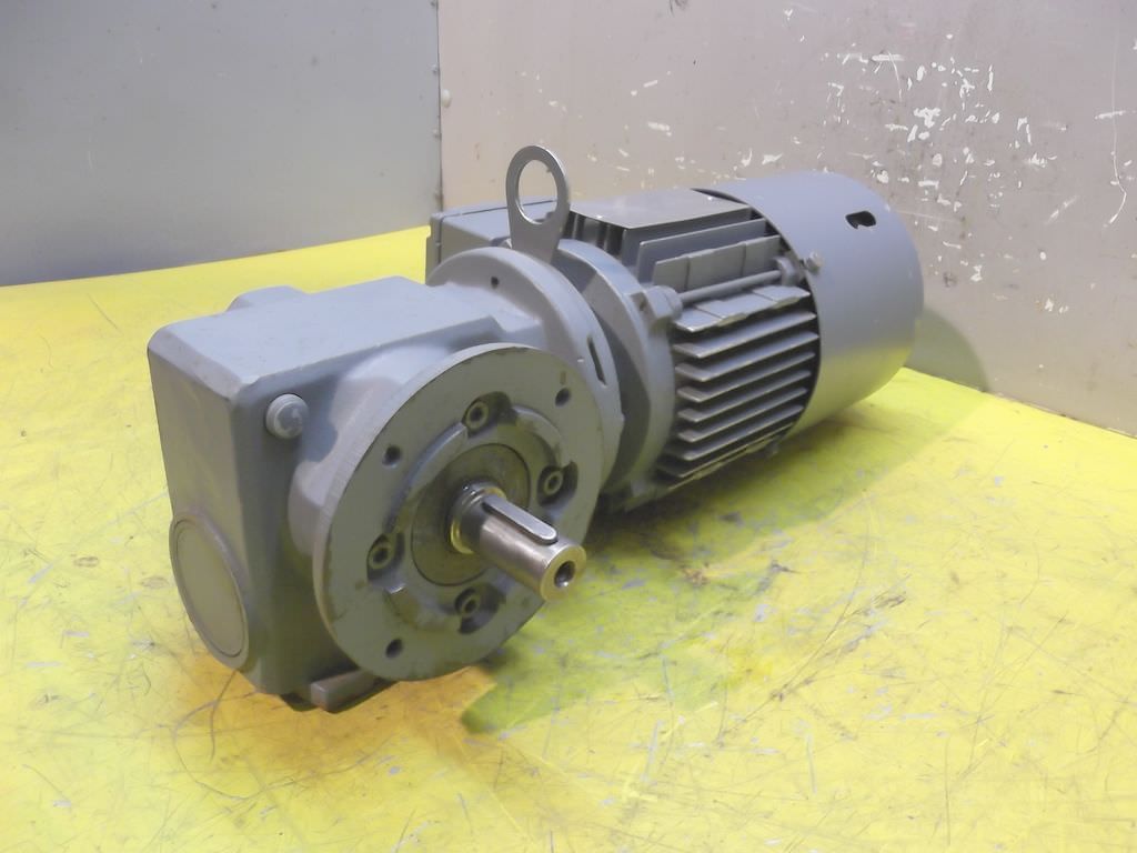 SEW Eurodrive SF32 DT71D4BMG Getriebemotor 0,37 kW 105 U/min