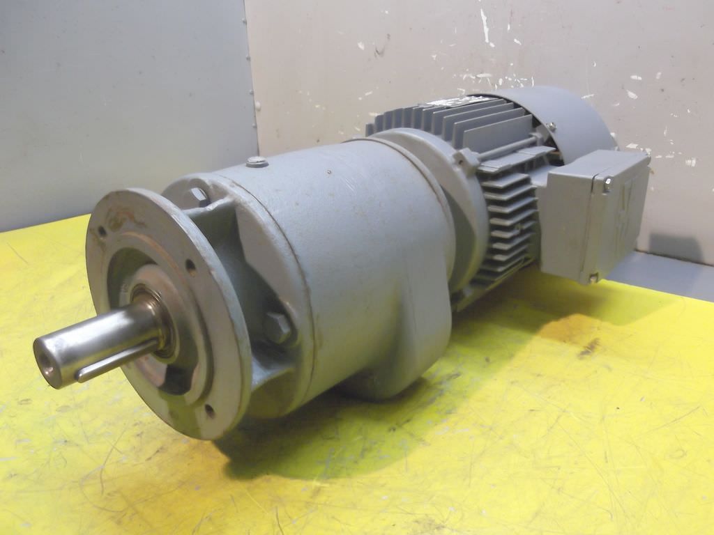 SEW EURODRIVE RF60DT90S4BN Getriebemotor 1,1 kW 57 U/min