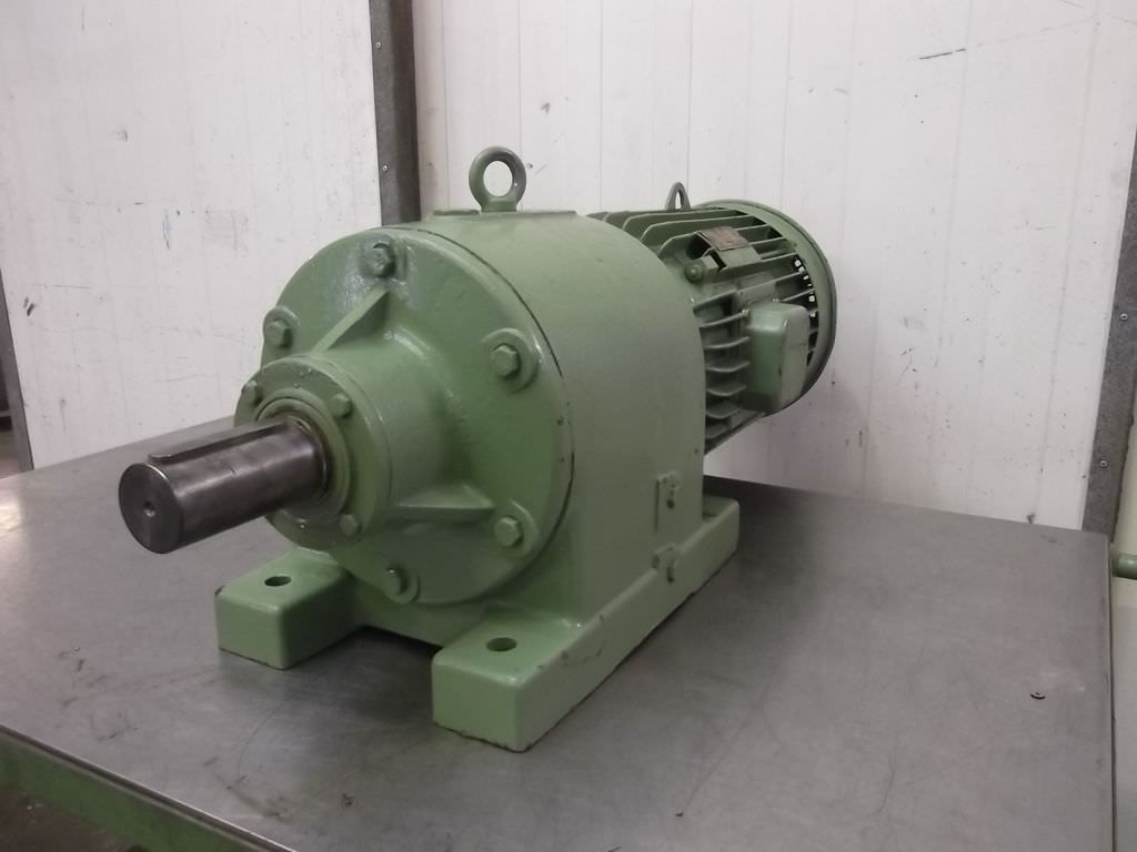 SEW Eurodrive R9eD694 Getriebemotor 9 kW 179 U/min