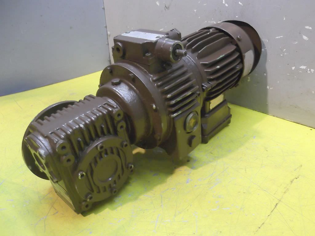 Lenze 11.715.03.04 regelbarer Getriebemotor 0,55 kW 46-264 U/min
