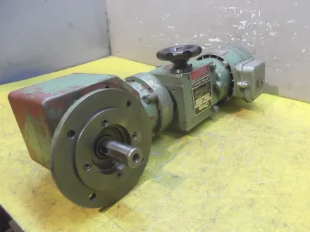 Htrieb 4-WM regelbarer Getriebemotor 0,25 kW 465-2325 U/min – RESALE