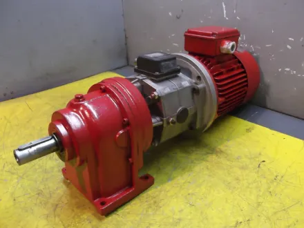 Rehfuss RB1-90S/4-GK08 Getriebemotor 1,1 kW 182 U/min – RESALE