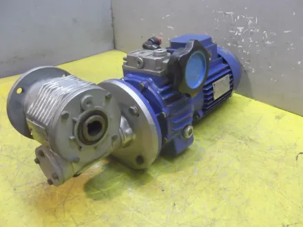 Motovario MRV05FI regelbarer Getriebemotor 0,37 kW 19-140 U/min – RESALE