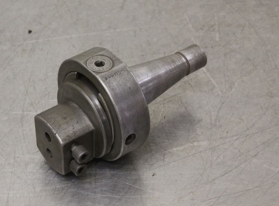 Aufnahme Bohrwerkzeug 10 mm Ausdrehkopf SK40