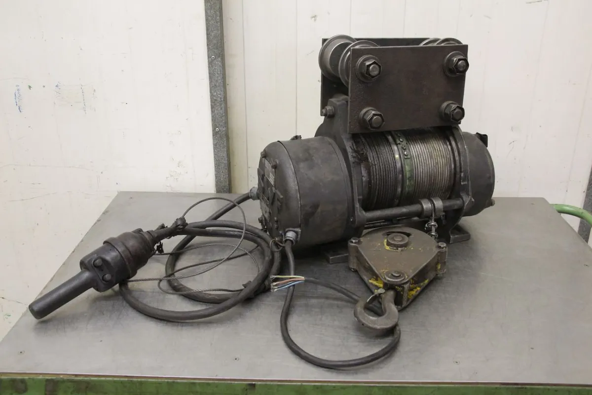 SWF Tragkraft 0,50 to Electric hoist 500 kg