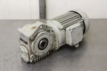 Lenze 52.122.05.00 Getriebemotor 0,75 kW 70 U/min – RESALE