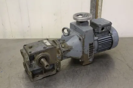Sew Eurodrive S40 DFT71C2BAZ regelbarer Getriebemotor 0,37 kW 41-205 U/min – RESALE
