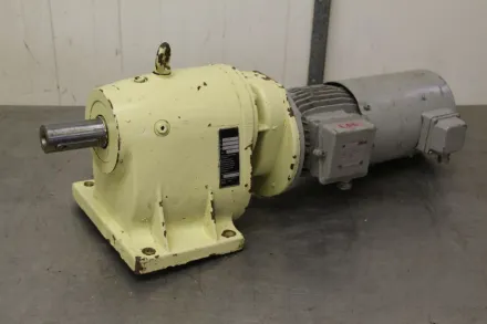 Ssb DWF6-22/40-01-0430.800.06-85 Getriebemotor 300 Nm 3,7 U/min – RESALE