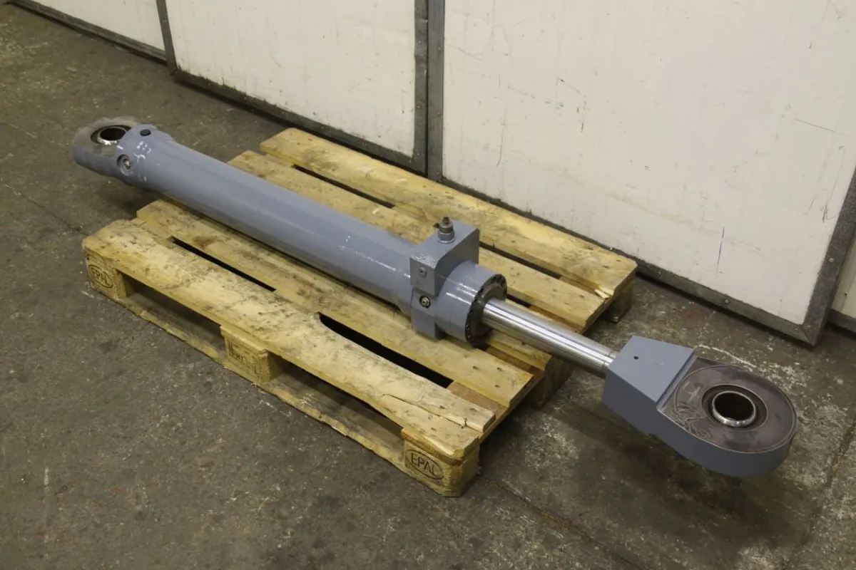HUSS Hub 850 mm Hydraulikzylinder