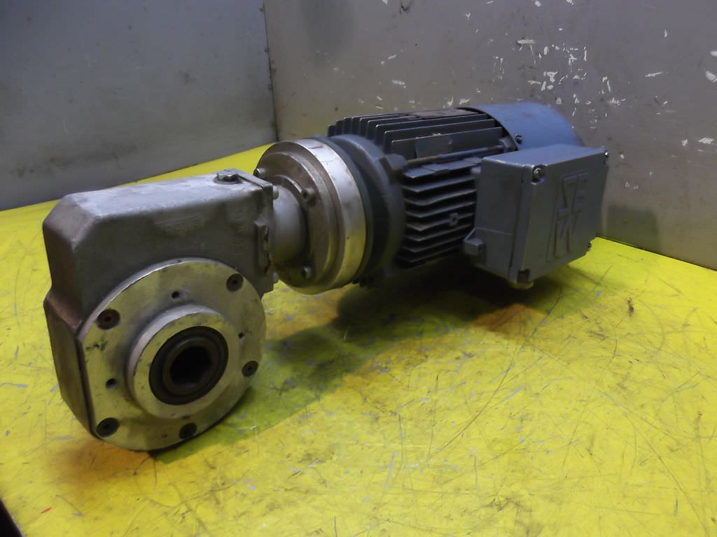 SEW Eurodrive DFT80K-4BH Getriebemotor 0,55 kW 24 U/min