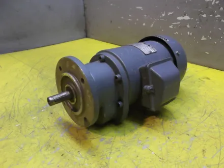 Bauer G052-20/DO44-141BS Getriebemotor 0,55 kW 188 U/min – RESALE