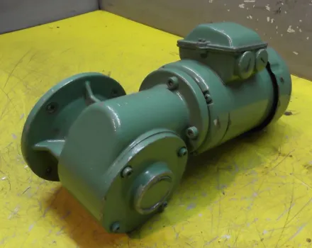 Bauer E3-20/DO44-141B Getriebemotor 0,055 kW 45 U/min – RESALE