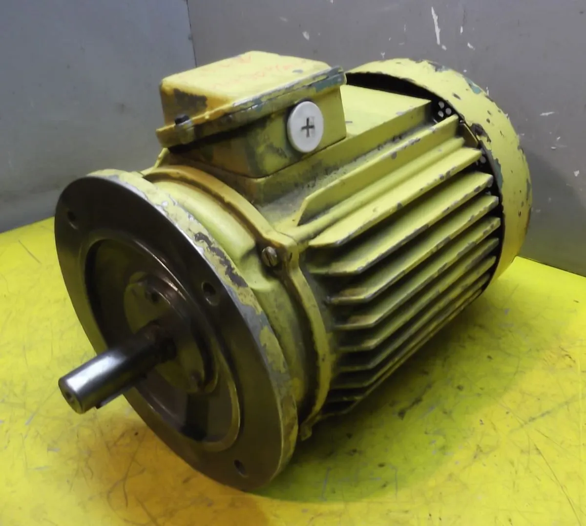 VEM OKPF7/4 Elektromotor 5,5 kW 1430 U/min