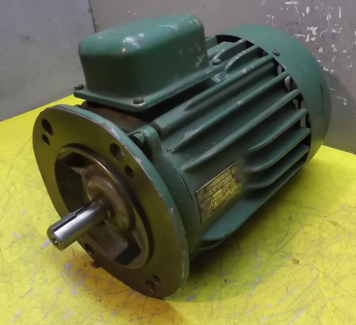 Tamel E100768 Elektromotor 0,8 kW 940 U/min