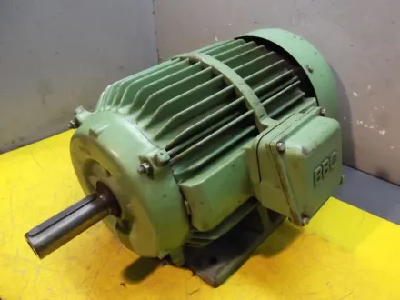 Bbc QUX160L8/4-6AG Elektromotor 4,4/8-6 kW 725/1440/970 U/min – RESALE