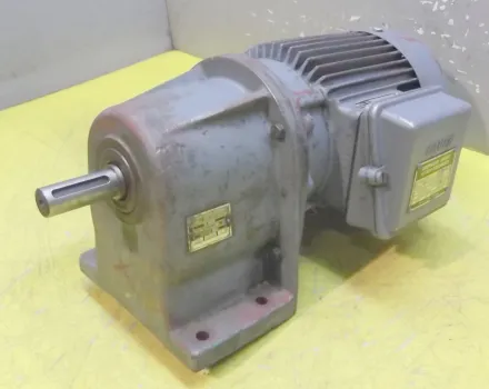 Bauer DKP8820/200 Getriebemotor 0,37/0,75 kW 19,5/78 U/min – RESALE