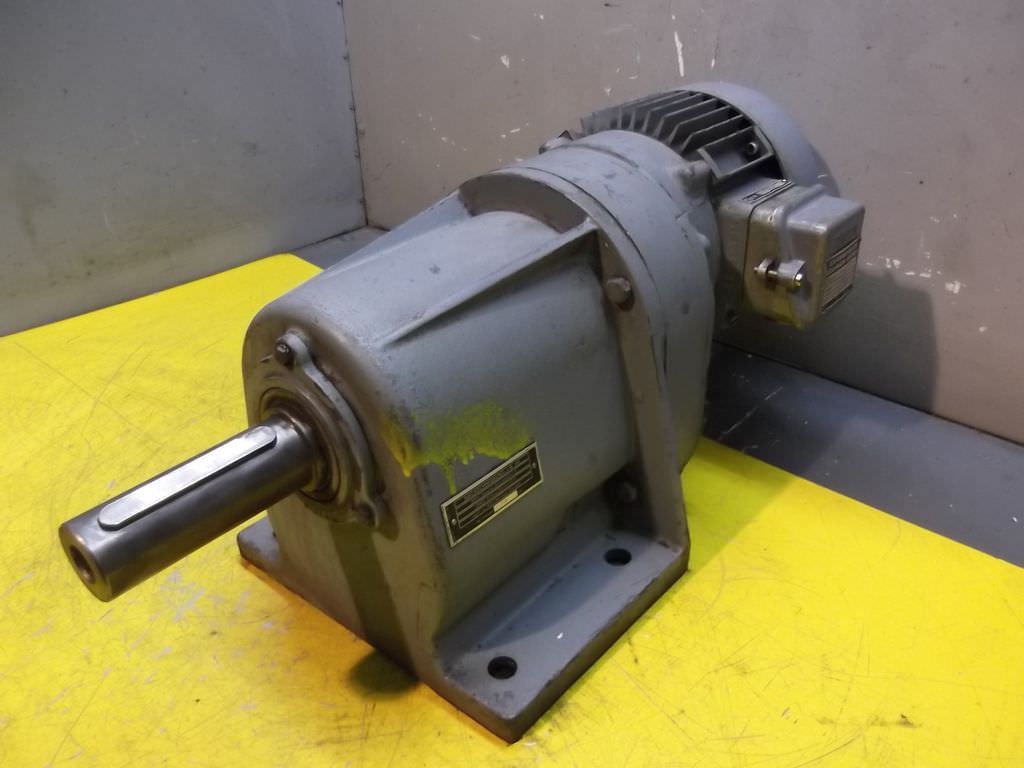 Bauer D06E03/85KV Getriebemotor 0,18 kW 4 U/min