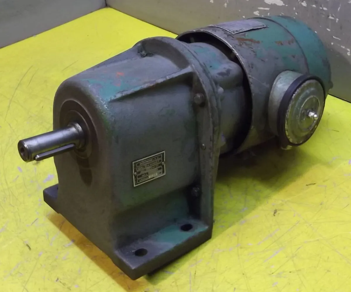 Bauer D0060/101 DK760/178 Getriebemotor 0,18 kW 26,5 U/min
