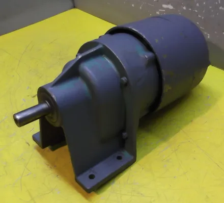 Bauer D040/90 Getriebemotor 0,33 kW 216 U/min – RESALE