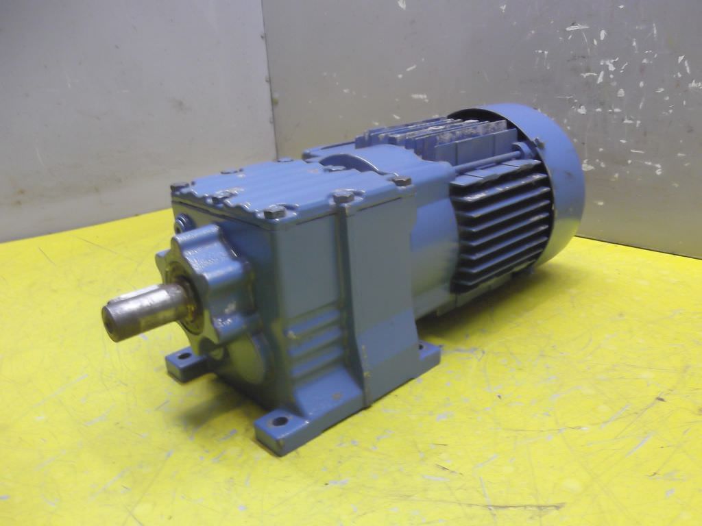 SEW Eurodrive R17DT71D4 Getriebemotor 0,37 kW 87/106 U/min