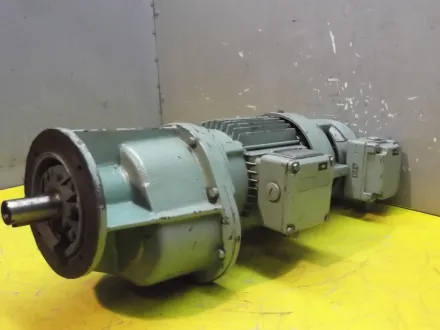 Bauer G12-20/DPK884-200 Getriebemotor 0,2/0,4 kW 32/65 U/min – RESALE