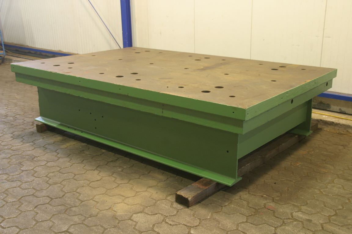 3012/2010/H710 mm Aufspannplatte mit Bohrungen