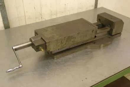 Röhm Spannweite 170 mm Hydraulikschraubstock – RESALE