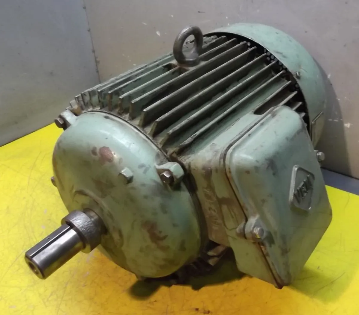 VEM KRA160.2/8 Elektromotor 4 kW 725 U/min