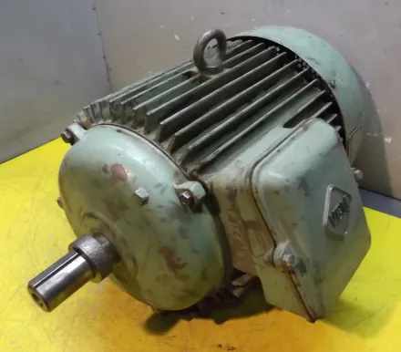 Vem KRA160.2/8 Elektromotor 4 kW 725 U/min – RESALE
