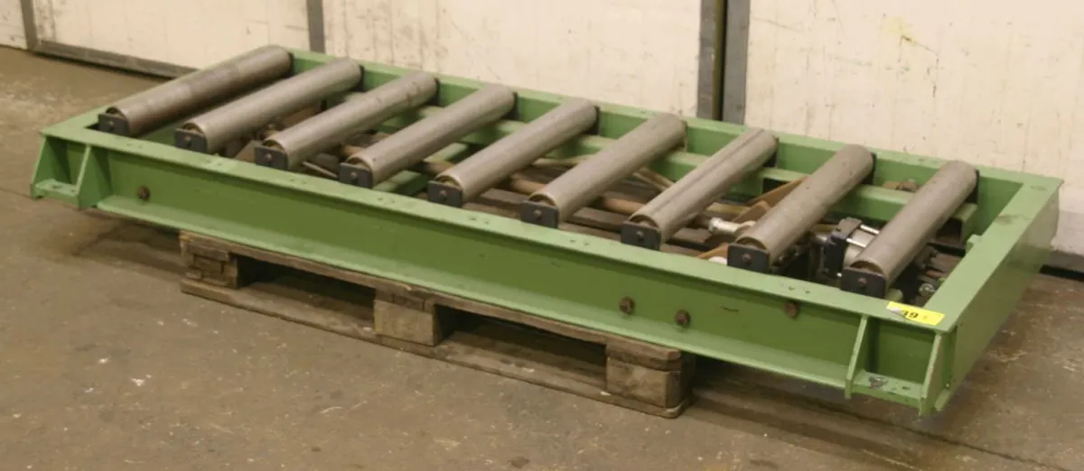 Rollenbreite 585 mm Rollenbahn 2,0 m mit Hubeinrichtung
