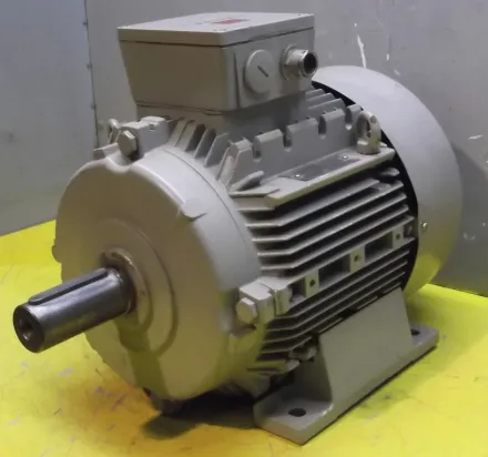 Siemens IEC132M IMB3 Elektromotor 2,1/7 kW 930/1450 U/min – RESALE