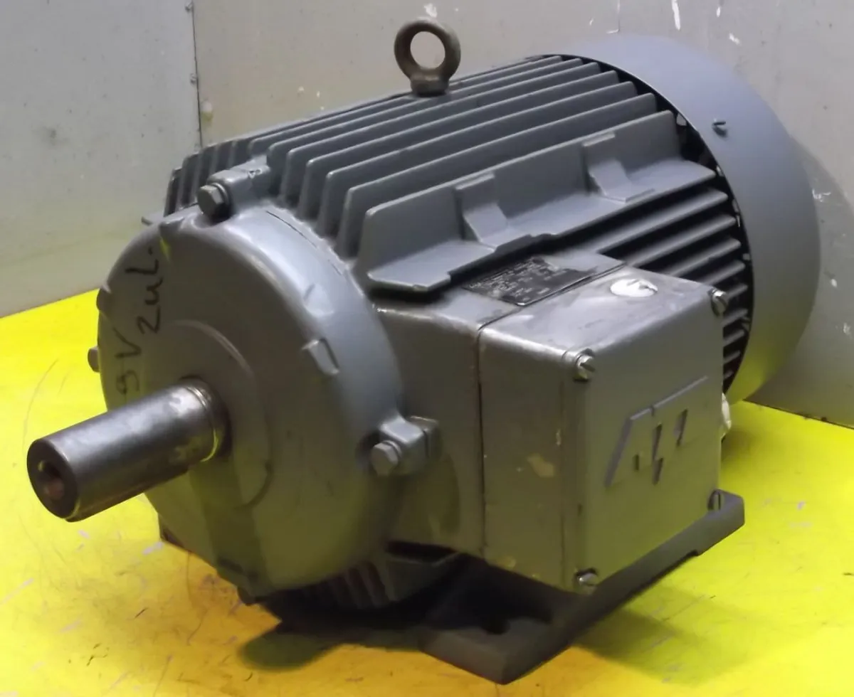 ATB A132M/6/4C-21HN Elektromotor 2/6 kW 965/1455 U/min