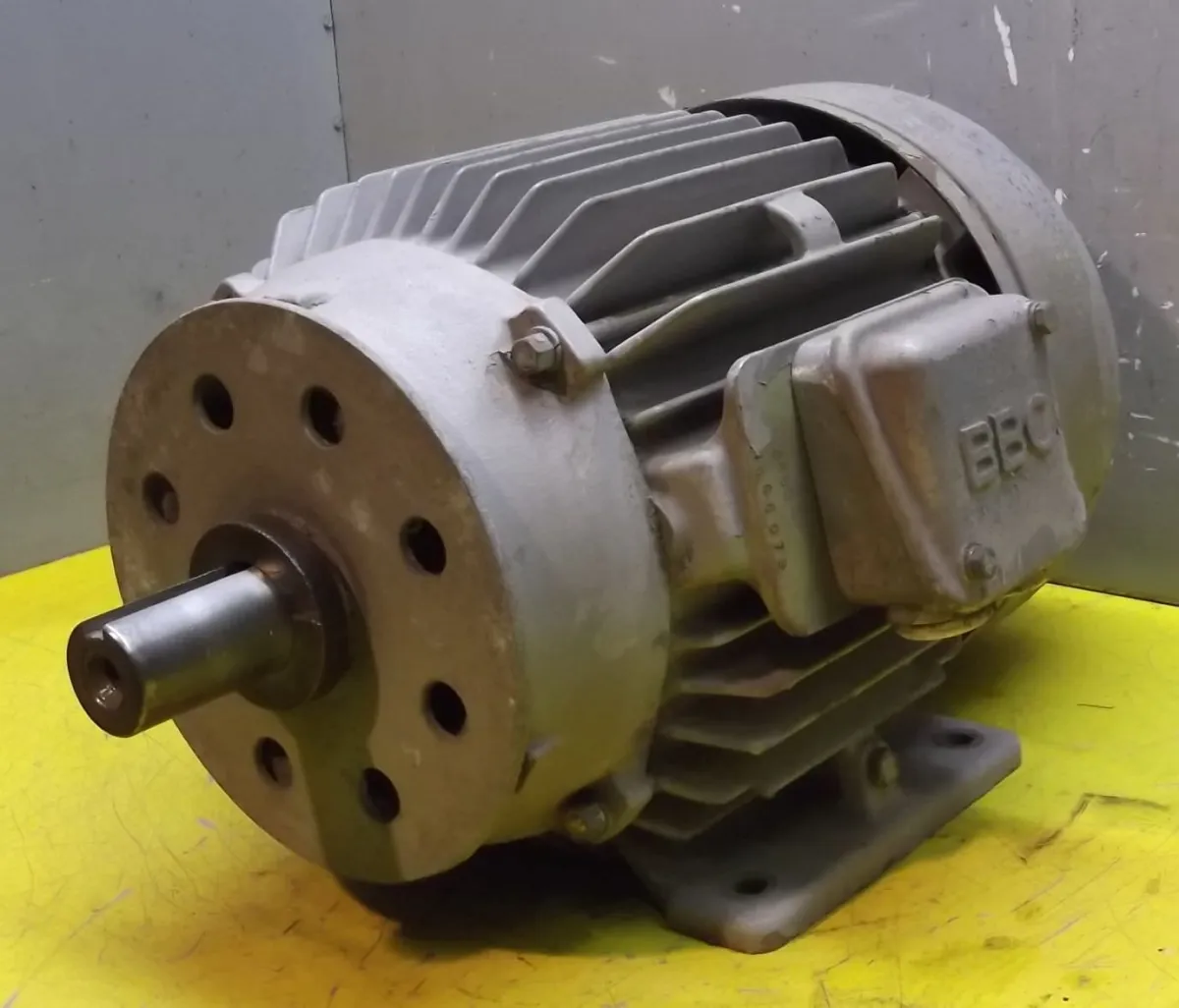 BBC QU132SB4 Elektromotor 5,5 kW 1460 U/min