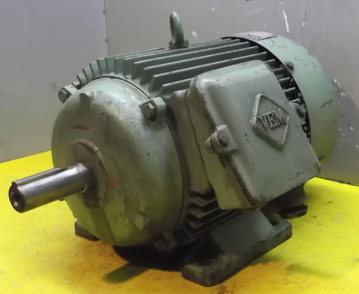VEM KRA 1322/8 Elektromotor 2,2 kW 710 U/min