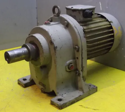 Vem Z3KR90,2/6/S Getriebemotor 0,6 kW 25 U/min – RESALE
